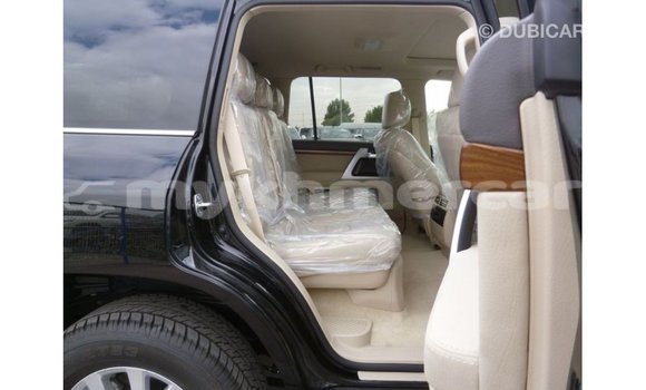 Acheter Import Voiture Toyota Land Cruiser Noir à Import - Dubai, Kampot Province Acheter Import Voiture Toyota Land Cruiser Noir à Import - Dubai, Kampot Province