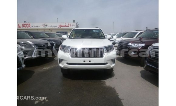 Acheter Import Voiture Toyota Prado Blanc à Import - Dubai, Kampot Province Acheter Import Voiture Toyota Prado Blanc à Import - Dubai, Kampot Province