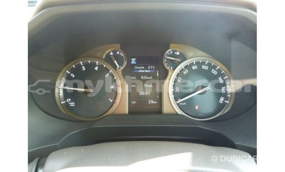 Acheter Import Voiture Toyota Prado Blanc à Import - Dubai, Kampot Province Acheter Import Voiture Toyota Prado Blanc à Import - Dubai, Kampot Province