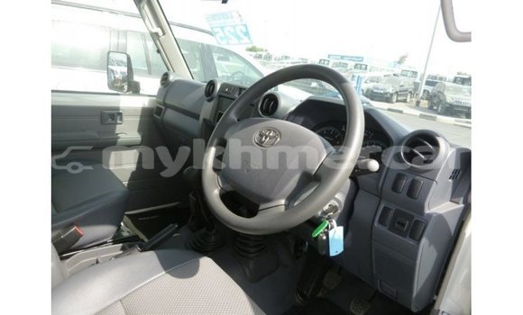 Buy Import Toyota Land Cruiser White Car in Import - Dubai in Kampot Province Buy Import Toyota Land Cruiser White Car in Import - Dubai in Kampot Province