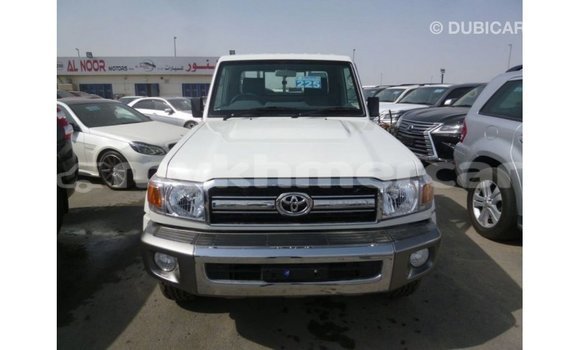 Buy Import Toyota Land Cruiser White Car in Import - Dubai in Kampot Province Buy Import Toyota Land Cruiser White Car in Import - Dubai in Kampot Province