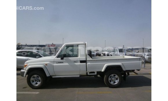 Buy Import Toyota Land Cruiser White Car in Import - Dubai in Kampot Province Buy Import Toyota Land Cruiser White Car in Import - Dubai in Kampot Province