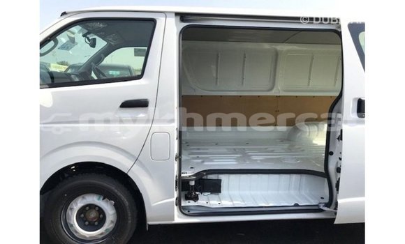 Buy Import Toyota Hiace White Car in Import - Dubai in Kampot Province Buy Import Toyota Hiace White Car in Import - Dubai in Kampot Province