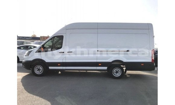 Acheter Import Voiture Ford Club Wagon Blanc à Import - Dubai, Kampot Province Acheter Import Voiture Ford Club Wagon Blanc à Import - Dubai, Kampot Province