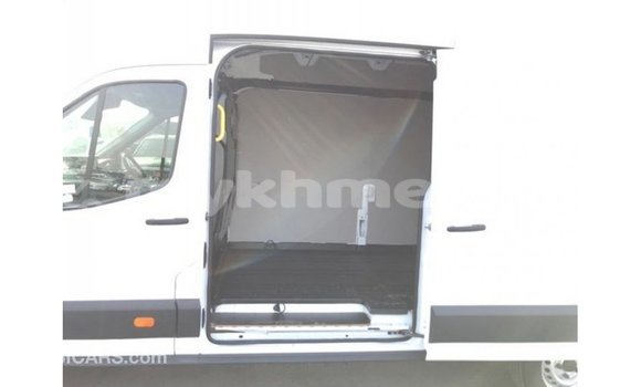 Acheter Import Voiture Ford Club Wagon Blanc à Import - Dubai, Kampot Province Acheter Import Voiture Ford Club Wagon Blanc à Import - Dubai, Kampot Province