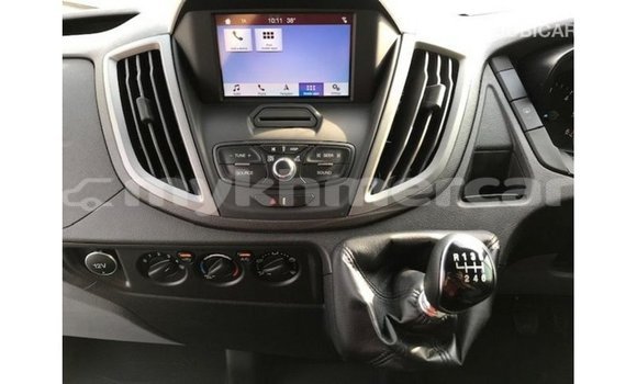 Acheter Import Voiture Ford Club Wagon Blanc à Import - Dubai, Kampot Province Acheter Import Voiture Ford Club Wagon Blanc à Import - Dubai, Kampot Province