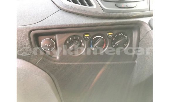 Acheter Import Voiture Ford Club Wagon Blanc à Import - Dubai, Kampot Province Acheter Import Voiture Ford Club Wagon Blanc à Import - Dubai, Kampot Province