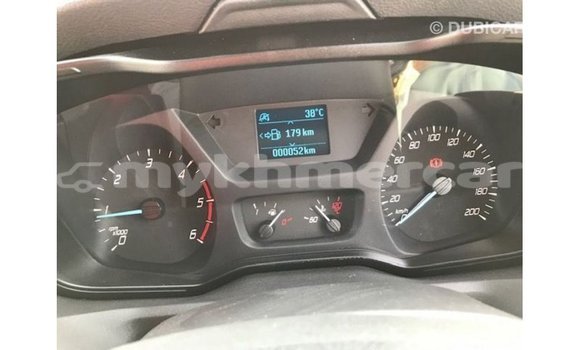 Acheter Import Voiture Ford Club Wagon Blanc à Import - Dubai, Kampot Province Acheter Import Voiture Ford Club Wagon Blanc à Import - Dubai, Kampot Province