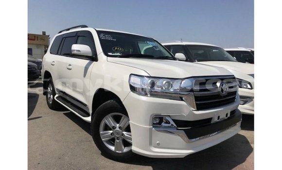 Buy Import Toyota Land Cruiser White Car in Import - Dubai in Kampot Province Buy Import Toyota Land Cruiser White Car in Import - Dubai in Kampot Province
