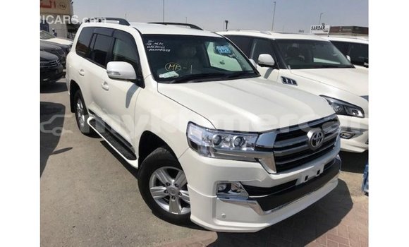 Buy Import Toyota Land Cruiser White Car in Import - Dubai in Kampot Province Buy Import Toyota Land Cruiser White Car in Import - Dubai in Kampot Province