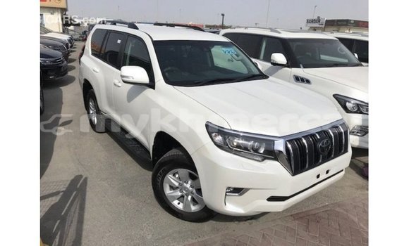 Acheter Import Voiture Toyota Prado Blanc à Import - Dubai, Kampot Province Acheter Import Voiture Toyota Prado Blanc à Import - Dubai, Kampot Province