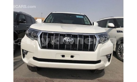 Acheter Import Voiture Toyota Prado Blanc à Import - Dubai, Kampot Province Acheter Import Voiture Toyota Prado Blanc à Import - Dubai, Kampot Province