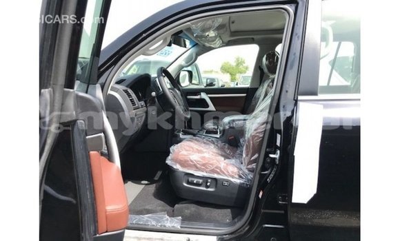 Acheter Import Voiture Toyota Land Cruiser Noir à Import - Dubai, Kampot Province Acheter Import Voiture Toyota Land Cruiser Noir à Import - Dubai, Kampot Province