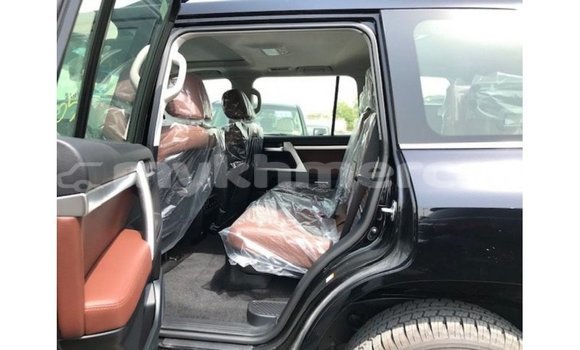 Acheter Import Voiture Toyota Land Cruiser Noir à Import - Dubai, Kampot Province Acheter Import Voiture Toyota Land Cruiser Noir à Import - Dubai, Kampot Province