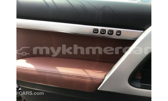 Acheter Import Voiture Toyota Land Cruiser Noir à Import - Dubai, Kampot Province Acheter Import Voiture Toyota Land Cruiser Noir à Import - Dubai, Kampot Province