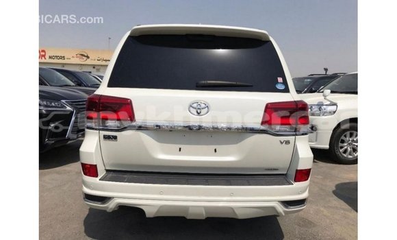 ទិញ នាំចូល Toyota Land Cruiser White ឡាន} ក្នុង Import - Dubai ក្នុង Kampot Province ទិញ នាំចូល Toyota Land Cruiser White ឡាន} ក្នុង Import - Dubai ក្នុង Kampot Province