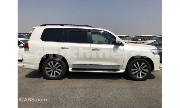 ទិញ នាំចូល Toyota Land Cruiser White ឡាន} ក្នុង Import - Dubai ក្នុង Kampot Province ទិញ នាំចូល Toyota Land Cruiser White ឡាន} ក្នុង Import - Dubai ក្នុង Kampot Province