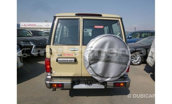Acheter Import Voiture Toyota Land Cruiser Beige à Import - Dubai, Kampot Province Acheter Import Voiture Toyota Land Cruiser Beige à Import - Dubai, Kampot Province
