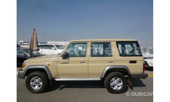 Acheter Import Voiture Toyota Land Cruiser Beige à Import - Dubai, Kampot Province Acheter Import Voiture Toyota Land Cruiser Beige à Import - Dubai, Kampot Province