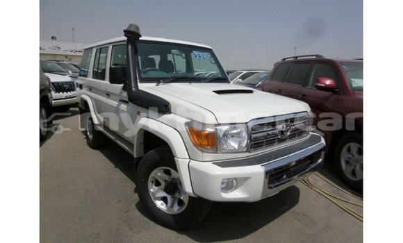 Buy Import Toyota Land Cruiser White Car in Import - Dubai in Kampot Province Buy Import Toyota Land Cruiser White Car in Import - Dubai in Kampot Province