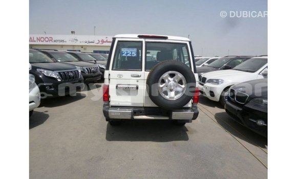 Buy Import Toyota Land Cruiser White Car in Import - Dubai in Kampot Province Buy Import Toyota Land Cruiser White Car in Import - Dubai in Kampot Province