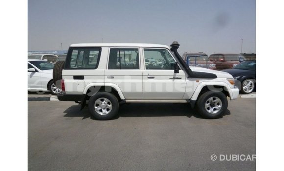 Buy Import Toyota Land Cruiser White Car in Import - Dubai in Kampot Province Buy Import Toyota Land Cruiser White Car in Import - Dubai in Kampot Province