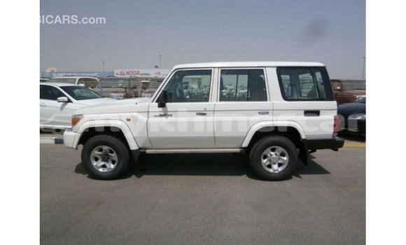 Buy Import Toyota Land Cruiser White Car in Import - Dubai in Kampot Province Buy Import Toyota Land Cruiser White Car in Import - Dubai in Kampot Province