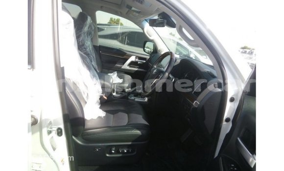 ទិញ នាំចូល Toyota Land Cruiser White ឡាន} ក្នុង Import - Dubai ក្នុង Kampot Province ទិញ នាំចូល Toyota Land Cruiser White ឡាន} ក្នុង Import - Dubai ក្នុង Kampot Province