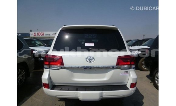 ទិញ នាំចូល Toyota Land Cruiser White ឡាន} ក្នុង Import - Dubai ក្នុង Kampot Province ទិញ នាំចូល Toyota Land Cruiser White ឡាន} ក្នុង Import - Dubai ក្នុង Kampot Province