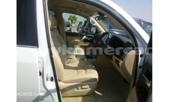 ទិញ នាំចូល Toyota Land Cruiser White ឡាន} ក្នុង Import - Dubai ក្នុង Kampot Province ទិញ នាំចូល Toyota Land Cruiser White ឡាន} ក្នុង Import - Dubai ក្នុង Kampot Province