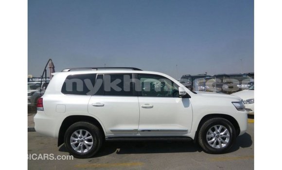 ទិញ នាំចូល Toyota Land Cruiser White ឡាន} ក្នុង Import - Dubai ក្នុង Kampot Province ទិញ នាំចូល Toyota Land Cruiser White ឡាន} ក្នុង Import - Dubai ក្នុង Kampot Province