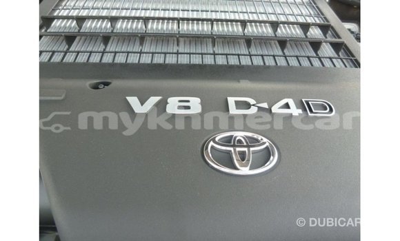 ទិញ នាំចូល Toyota Land Cruiser White ឡាន} ក្នុង Import - Dubai ក្នុង Kampot Province ទិញ នាំចូល Toyota Land Cruiser White ឡាន} ក្នុង Import - Dubai ក្នុង Kampot Province