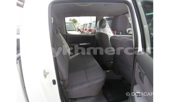 ទិញ នាំចូល Toyota Hilux White ឡាន} ក្នុង Import - Dubai ក្នុង Kampot Province ទិញ នាំចូល Toyota Hilux White ឡាន} ក្នុង Import - Dubai ក្នុង Kampot Province
