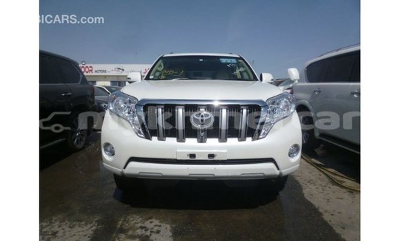 Acheter Import Voiture Toyota Prado Blanc à Import - Dubai, Kampot Province Acheter Import Voiture Toyota Prado Blanc à Import - Dubai, Kampot Province
