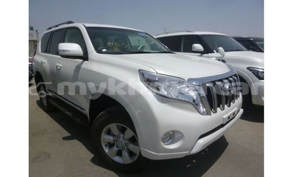 Acheter Import Voiture Toyota Prado Blanc à Import - Dubai, Kampot Province Acheter Import Voiture Toyota Prado Blanc à Import - Dubai, Kampot Province