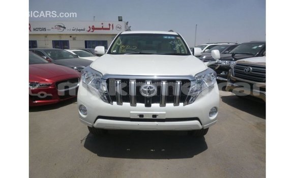 Acheter Import Voiture Toyota Prado Blanc à Import - Dubai, Kampot Province Acheter Import Voiture Toyota Prado Blanc à Import - Dubai, Kampot Province