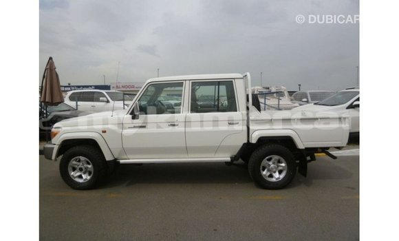 Acheter Import Voiture Toyota Land Cruiser Blanc à Import - Dubai, Kampot Province Acheter Import Voiture Toyota Land Cruiser Blanc à Import - Dubai, Kampot Province