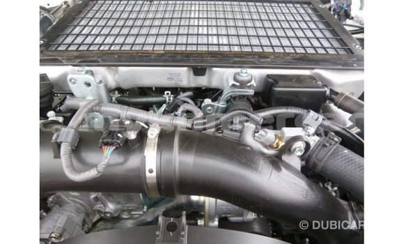 Acheter Import Voiture Toyota Land Cruiser Blanc à Import - Dubai, Kampot Province Acheter Import Voiture Toyota Land Cruiser Blanc à Import - Dubai, Kampot Province