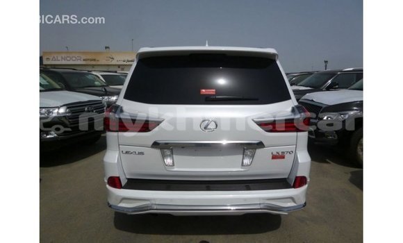 Acheter Import Voiture Lexus LX Blanc à Import - Dubai, Kampot Province Acheter Import Voiture Lexus LX Blanc à Import - Dubai, Kampot Province