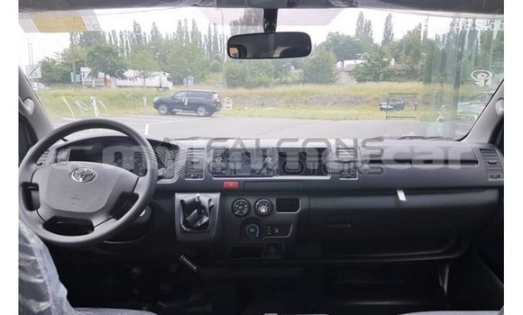 ទិញ នាំចូល Toyota Hiace White ឡាន} ក្នុង Import - Dubai ក្នុង Kampot Province ទិញ នាំចូល Toyota Hiace White ឡាន} ក្នុង Import - Dubai ក្នុង Kampot Province