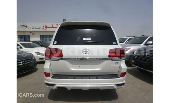 ទិញ នាំចូល Toyota Land Cruiser White ឡាន} ក្នុង Import - Dubai ក្នុង Kampot Province ទិញ នាំចូល Toyota Land Cruiser White ឡាន} ក្នុង Import - Dubai ក្នុង Kampot Province