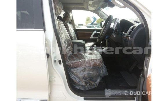 ទិញ នាំចូល Toyota Land Cruiser White ឡាន} ក្នុង Import - Dubai ក្នុង Kampot Province ទិញ នាំចូល Toyota Land Cruiser White ឡាន} ក្នុង Import - Dubai ក្នុង Kampot Province