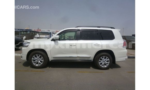ទិញ នាំចូល Toyota Land Cruiser White ឡាន} ក្នុង Import - Dubai ក្នុង Kampot Province ទិញ នាំចូល Toyota Land Cruiser White ឡាន} ក្នុង Import - Dubai ក្នុង Kampot Province