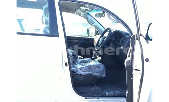 ទិញ នាំចូល Toyota Land Cruiser White ឡាន} ក្នុង Import - Dubai ក្នុង Kampot Province ទិញ នាំចូល Toyota Land Cruiser White ឡាន} ក្នុង Import - Dubai ក្នុង Kampot Province