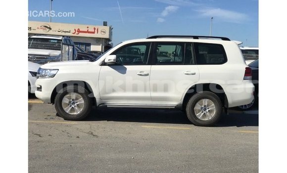 ទិញ នាំចូល Toyota Land Cruiser White ឡាន} ក្នុង Import - Dubai ក្នុង Kampot Province ទិញ នាំចូល Toyota Land Cruiser White ឡាន} ក្នុង Import - Dubai ក្នុង Kampot Province