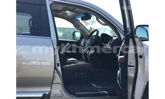 Acheter Import Voiture Toyota Land Cruiser Autre à Import - Dubai, Kampot Province Acheter Import Voiture Toyota Land Cruiser Autre à Import - Dubai, Kampot Province