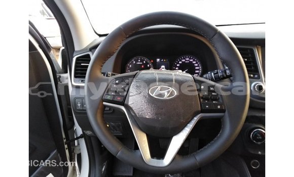 Buy Import Hyundai Tucson White Car in Import - Dubai in Kampot Province Buy Import Hyundai Tucson White Car in Import - Dubai in Kampot Province