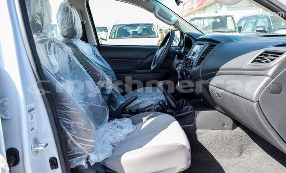 Acheter Import Voiture Mitsubishi L200 Blanc à Import - Dubai, Kampot Province Acheter Import Voiture Mitsubishi L200 Blanc à Import - Dubai, Kampot Province