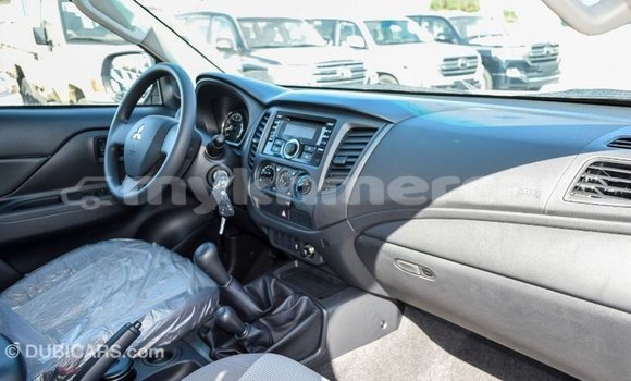 Acheter Import Voiture Mitsubishi L200 Blanc à Import - Dubai, Kampot Province Acheter Import Voiture Mitsubishi L200 Blanc à Import - Dubai, Kampot Province