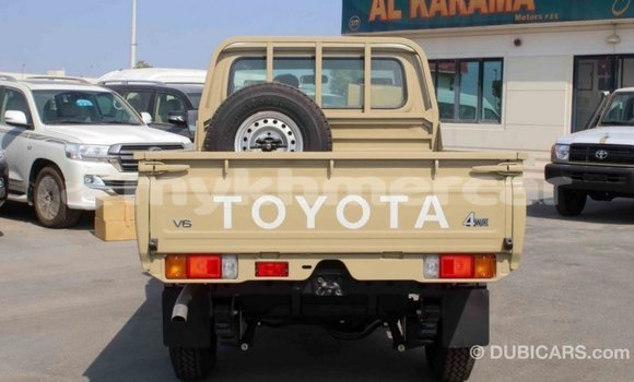 Acheter Import Voiture Toyota Land Cruiser Beige à Import - Dubai, Kampot Province Acheter Import Voiture Toyota Land Cruiser Beige à Import - Dubai, Kampot Province